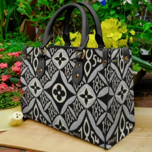 Limited Edition Lv Leather handbag purse Luxury Brand